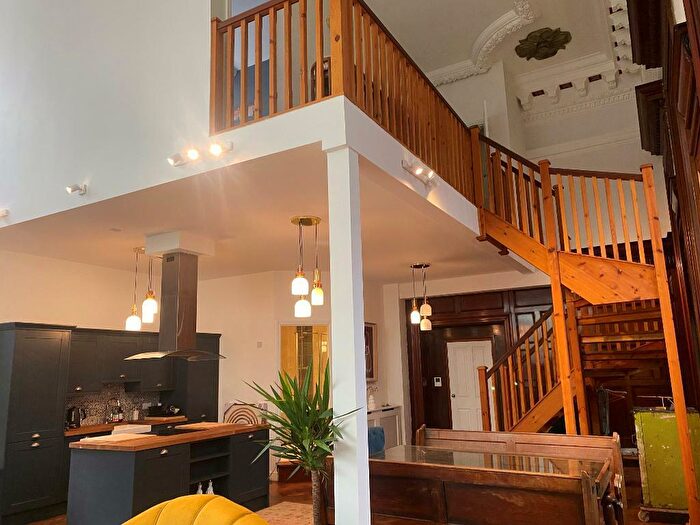 2 Bedroom Apartment To Rent In Bowlalley Lane, Hull, HU1