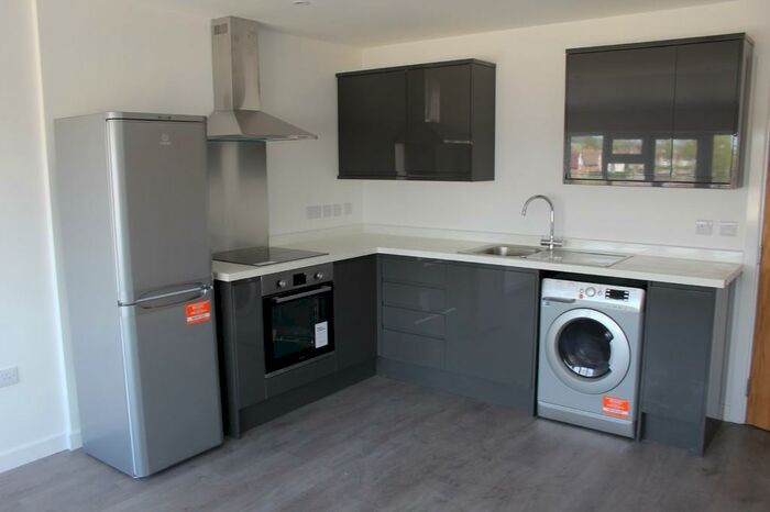 2 Bedroom Flat To Rent In Colwell Road, PO6