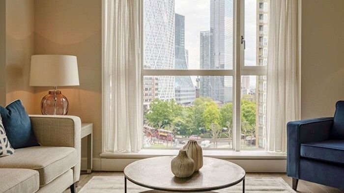2 Bedroom Flat To Rent In Circus Apartments, Canary Wharf, E14