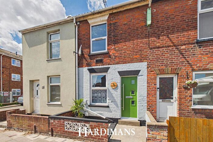 2 Bedroom Semi-Detached House For Sale In The Hemplands, Lowestoft, NR32