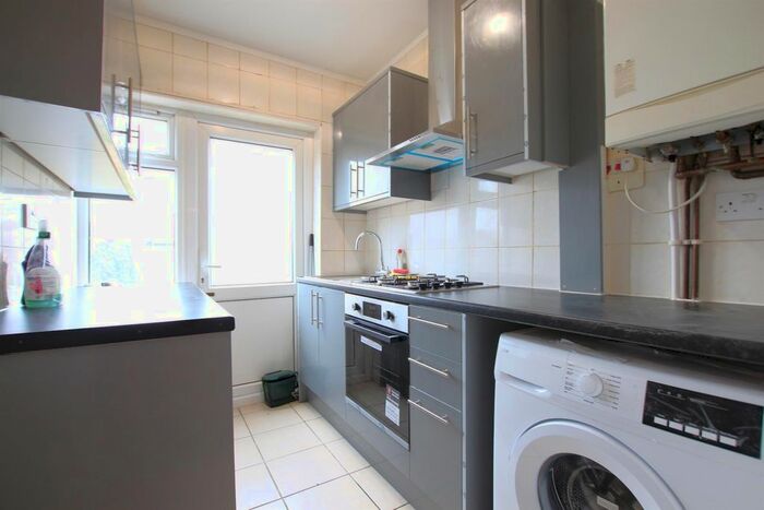 3 Bedroom Semi-Detached House To Rent In Vicarage Farm Road, Heston, Middlesex TW5