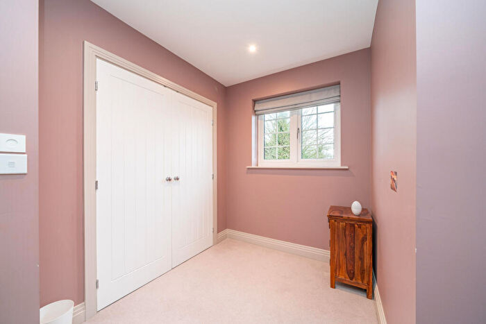 4 Bedroom Detached House For Sale In Vaisey Close, Tring, HP23