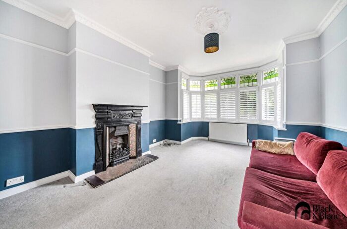 3 Bedroom Semi-Detached House For Sale In Wood Lodge Lane, West Wickham, BR4