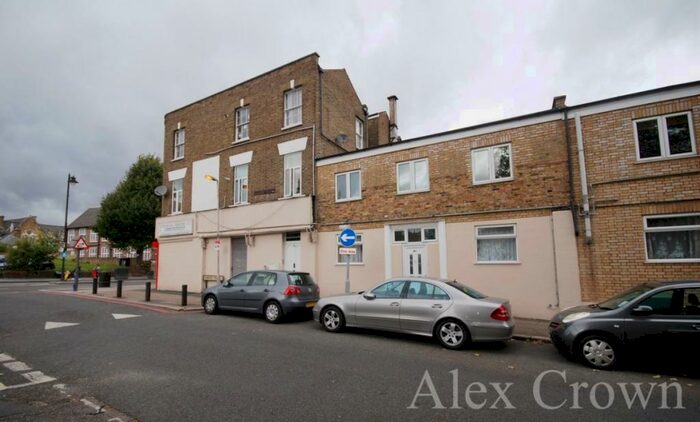 3 Bedroom Flat To Rent In High Road, Tottenham, N17