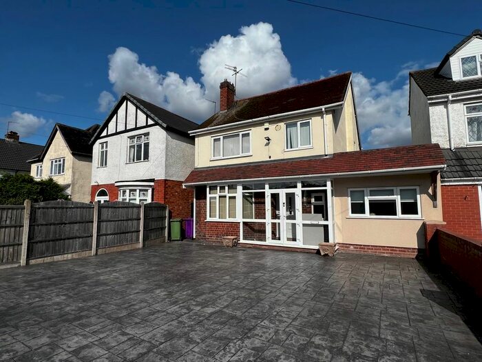 3 Bedroom Detached House To Rent In Bhylls Lane, Castlecroft, Wolverhampton, WV3
