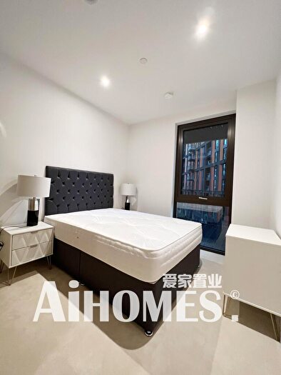 3 Bedroom Flat To Rent In Legacy Building, Viaduct Gardens, London, SW11