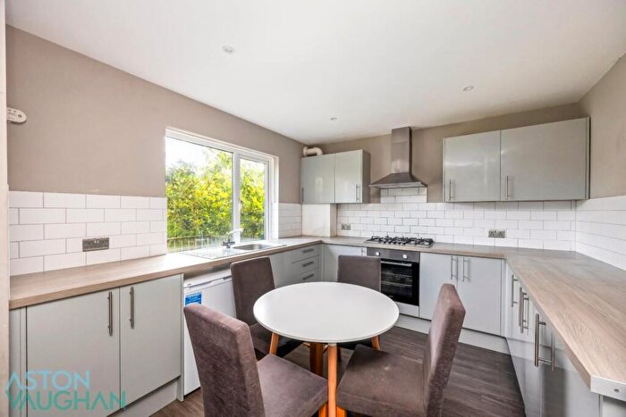 5 Bedroom Semi-Detached House To Rent In Reeves Hill, Brighton, BN1