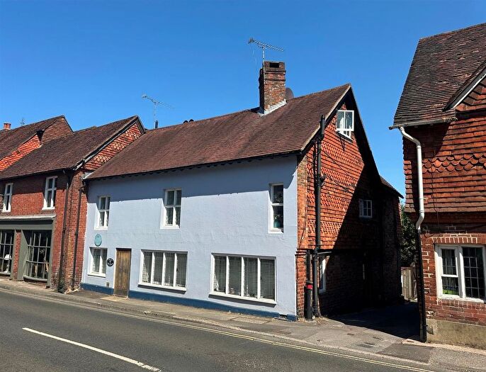 1 Bedroom Flat For Sale In Petworth Road, Haslemere, GU27