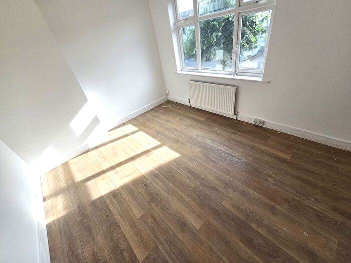 4 Bedroom Terraced House To Rent In Babbacombe Gardens, Ilford, Greater London, IG4