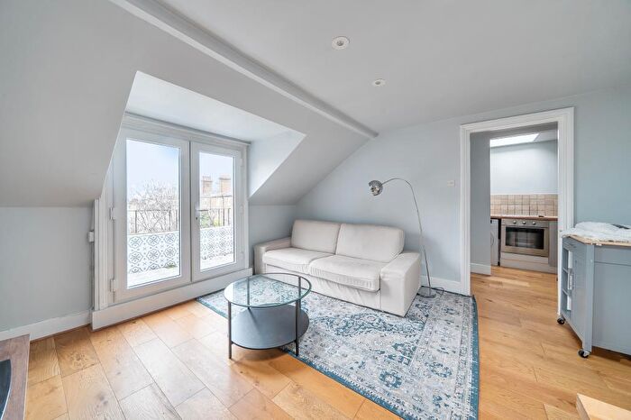 2 Bedroom Flat To Rent In Abercorn Place, London, NW8