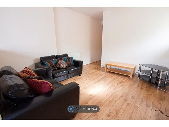 4 Bedroom Flat To Rent In Ordnance Road, Southampton, SO15