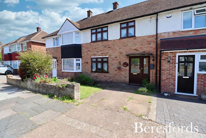 3 Bedroom Terraced House For Sale In Heron Way, Upminster, RM14