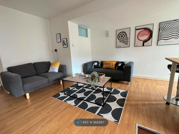 6 Bedroom Terraced House To Rent In Monks Road, Exeter, EX4