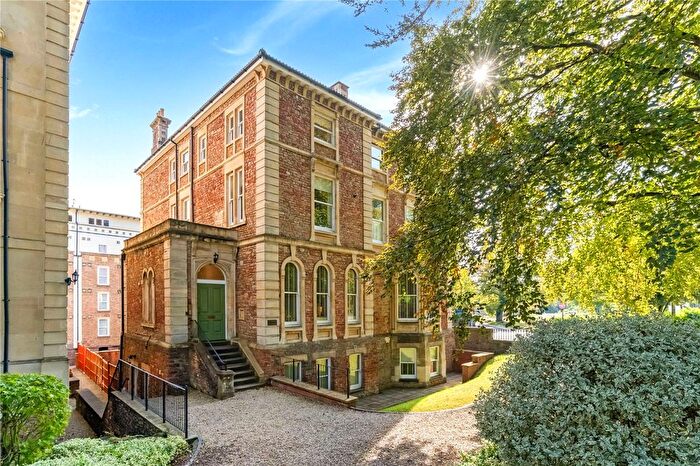 3 Bedroom Maisonette For Sale In Heathfield, The Avenue, Clifton, Bristol, BS8
