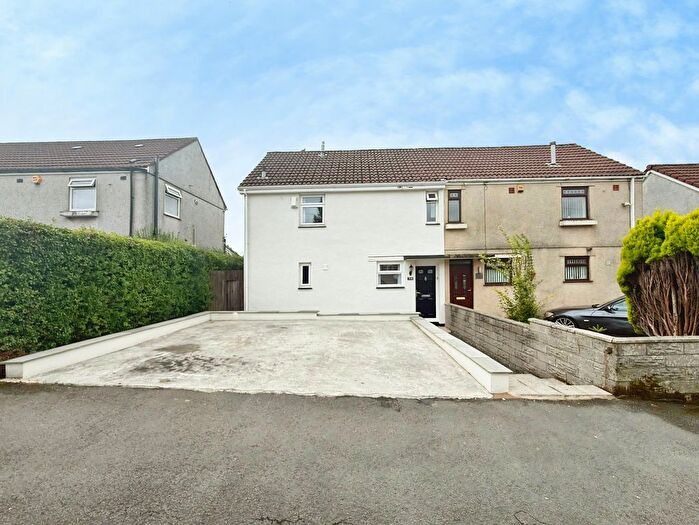 2 Bedroom Semi-Detached House For Sale In Pentregethin Road, Portmead, Swansea, SA5