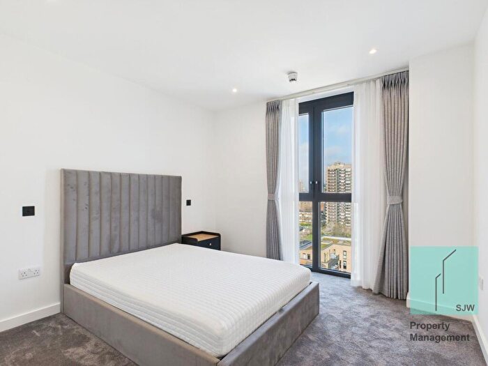 2 Bedroom Apartment To Rent In Boxwood Gardens, London, E1W