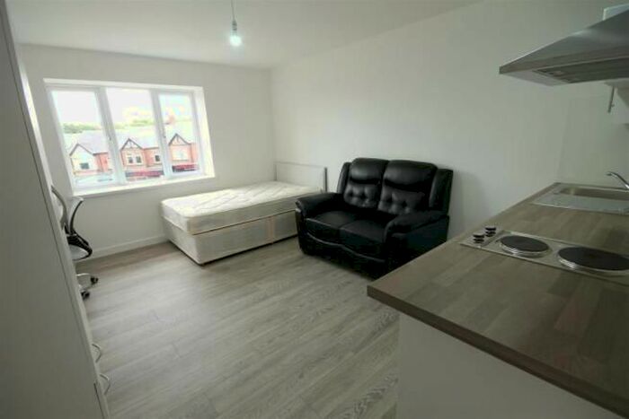 Studio To Rent In Station Road, Gosforth, Newcastle Upon Tyne, NE3