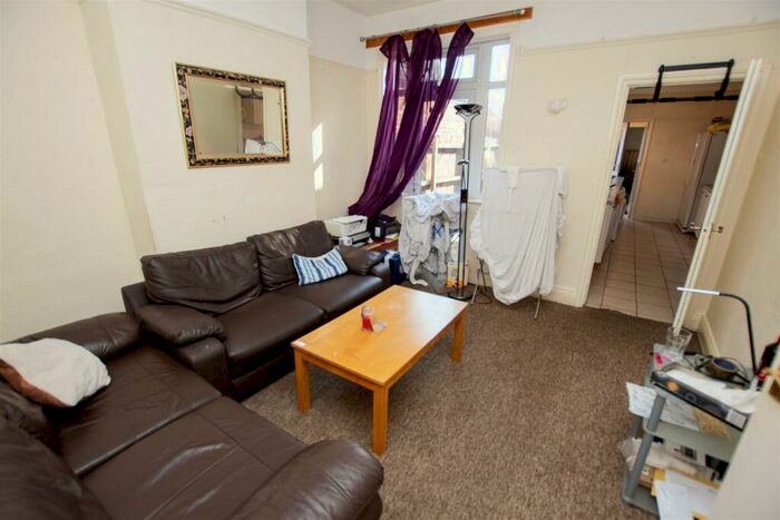 6 Bedroom House To Rent In Tiverton Road, Birmingham, B29