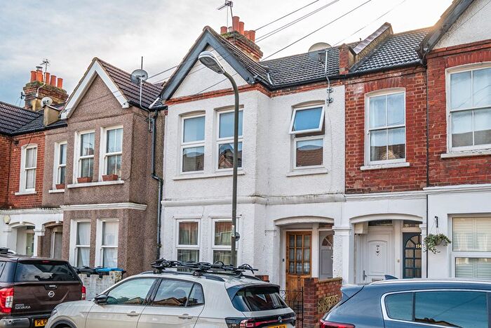 2 Bedroom Flat To Rent In Boundary Road, Colliers Wood, SW19