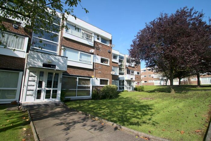 1 Bedroom Ground Flat To Rent In The Moorlands, Alwoodley, LS17