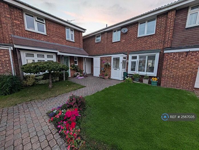 3 Bedroom End Of Terrace House To Rent In Headley Grove, Tadworth, KT20