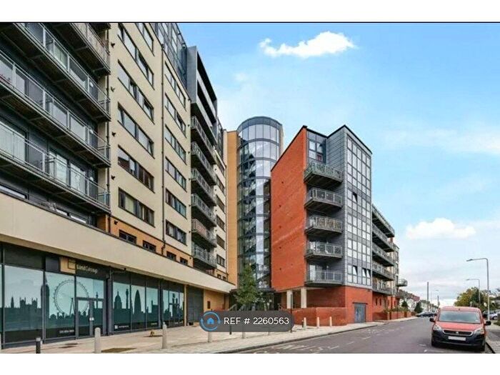 2 Bedroom Flat To Rent In Perth Road, Ilford, IG2