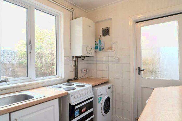 5 Bedroom House Of Multiple Occupation To Rent In Crayford Road, Brighton, BN2