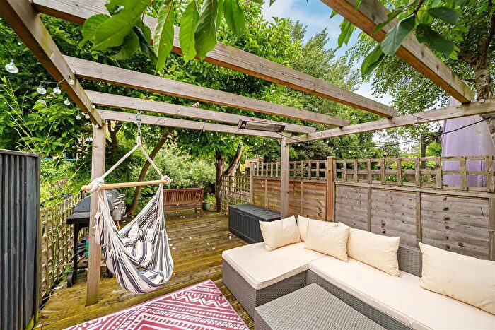 3 Bedroom Terraced House For Sale In Harefield Road, Rickmansworth, WD3