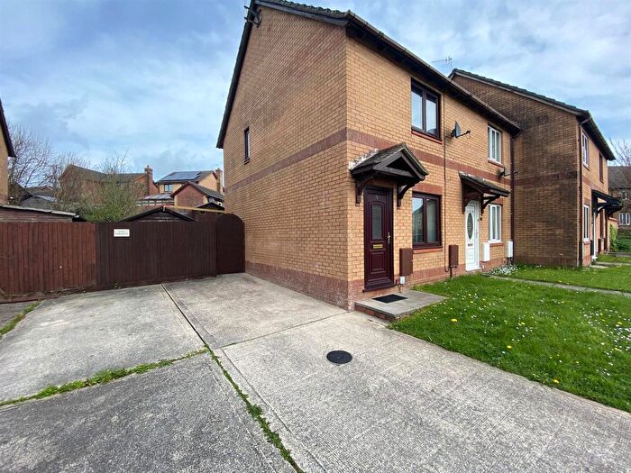 2 Bedroom Semi-Detached House For Sale In Clos Cilsaig, Dafen, Llanelli, SA14