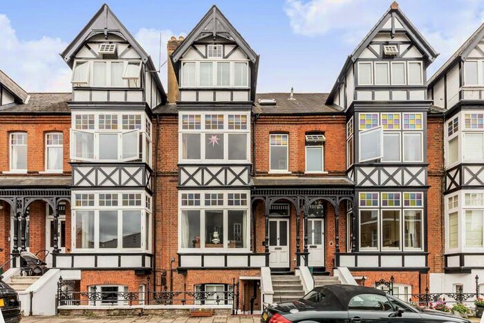 1 Bedroom Flat To Rent In Warrington Road, Richmond, TW10