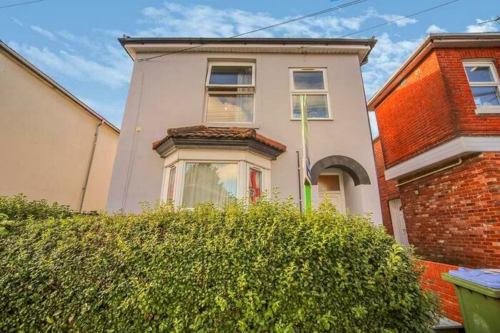3 Bedroom Apartment To Rent In Cambridge Road, Southampton, SO14