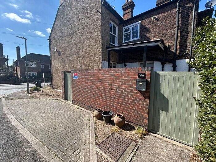 3 Bedroom Flat To Rent In Cowper Road, Harpenden, AL5