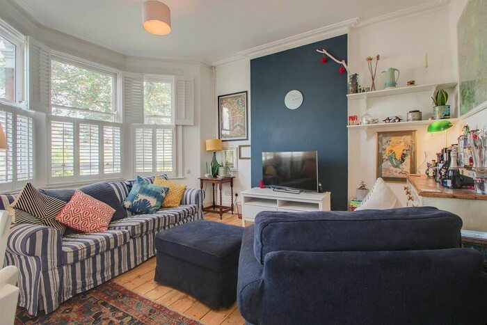 2 Bedroom Flat To Rent In Manor Park, London, SE13