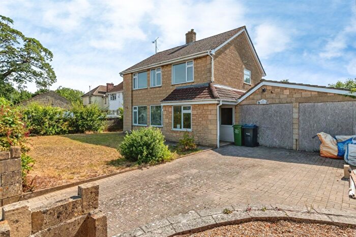 4 Bedroom Detached House For Sale In Hungerdown Lane, Chippenham, SN14