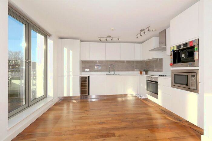 2 Bedroom Flat To Rent In Elmore House, Elmore Street, Islington, London, N1