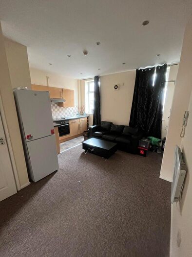 1 Bedroom Flat To Rent In Penarth Road, Grangetown, Cardiff, CF11