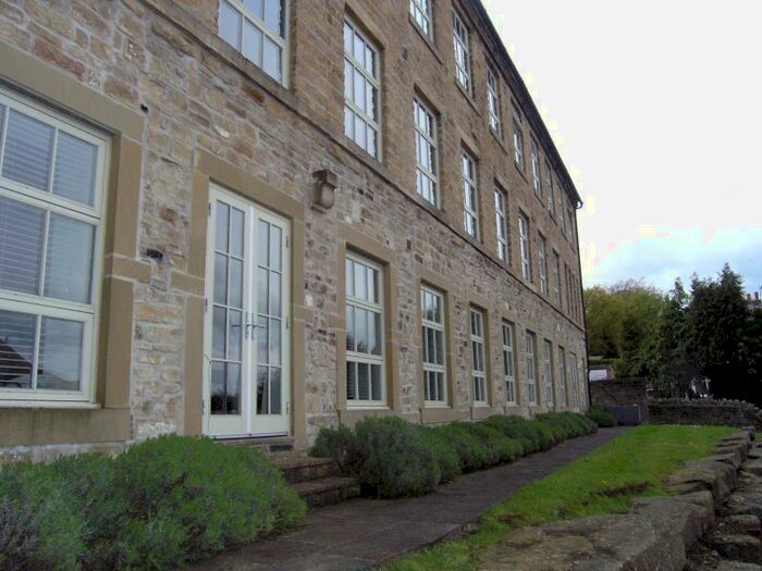 2 Bedroom Apartment To Rent In Redding Mill, Steeton, BD20