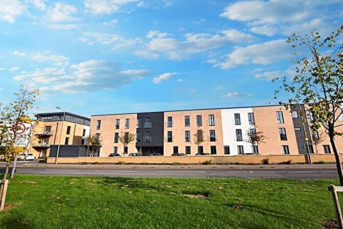 2 Bedroom Flat To Rent In Angus Court, Thame, OX9