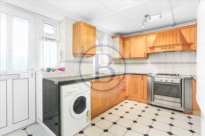 2 Bedroom Flat For Sale In Buckhurst House, Dalmeny Avenue, London, N7