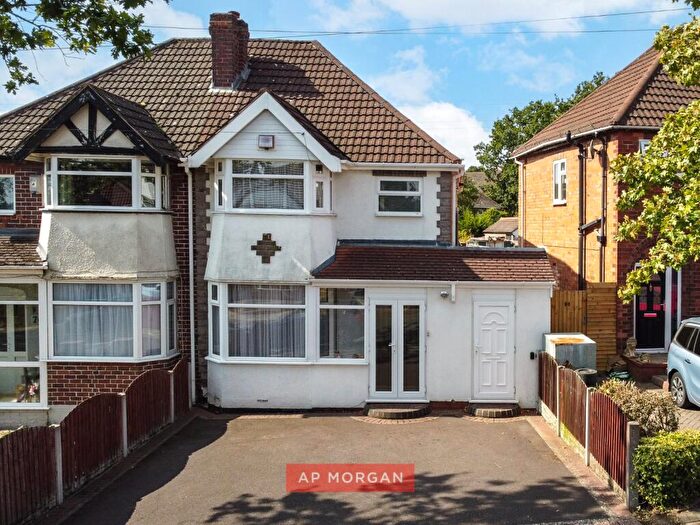 3 Bedroom Semi-Detached House For Sale In Farren Road, Northfield, Birmingham, West Midlands, B31
