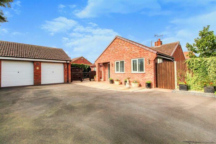 3 Bedroom Detached Bungalow For Sale In Willow Lane, Pollington, DN14