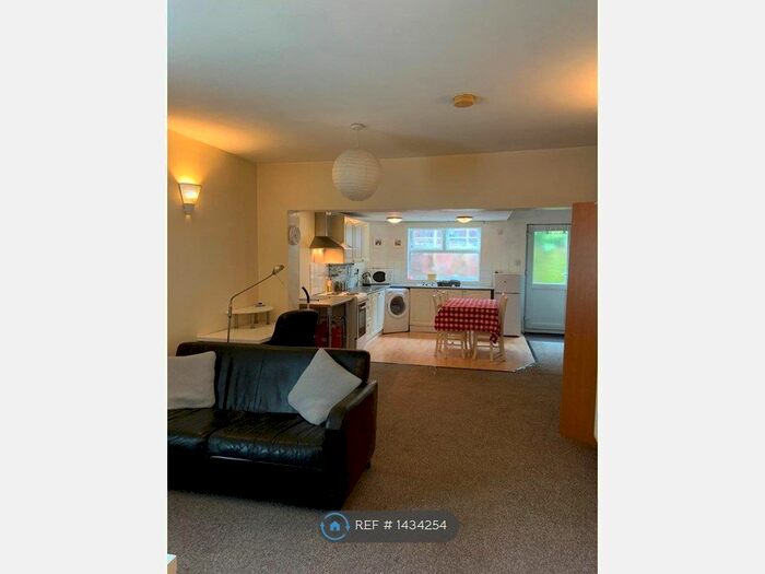 1 Bedroom Flat To Rent In Merrin Court, Loughborough, LE11