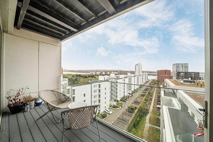 2 Bedroom Flat For Sale In Starboard Way, Royal Wharf, E16