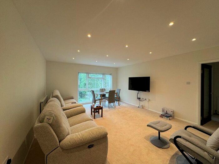2 Bedroom Flat To Rent In Lodge Close, Edgware, HA8