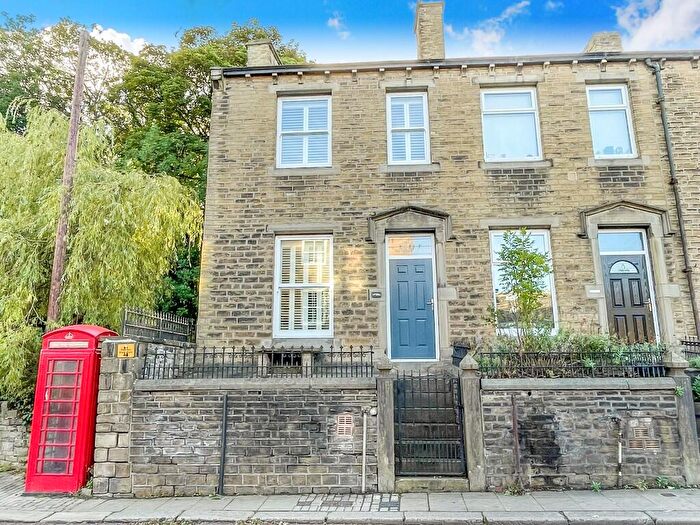 2 Bedroom End Of Terrace House For Sale In Northgate, Almondbury, Huddersfield, West Yorkshire, HD5