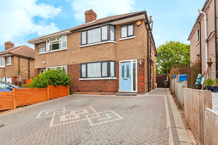 3 Bedroom Semi-Detached House For Sale In Kentons Lane, Windsor, SL4