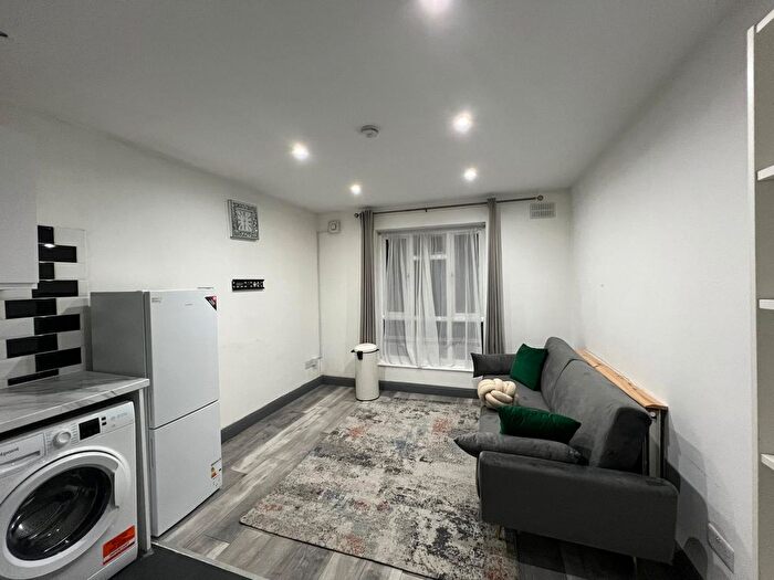 1 Bedroom Flat To Rent In Stamford Hill, London, N16