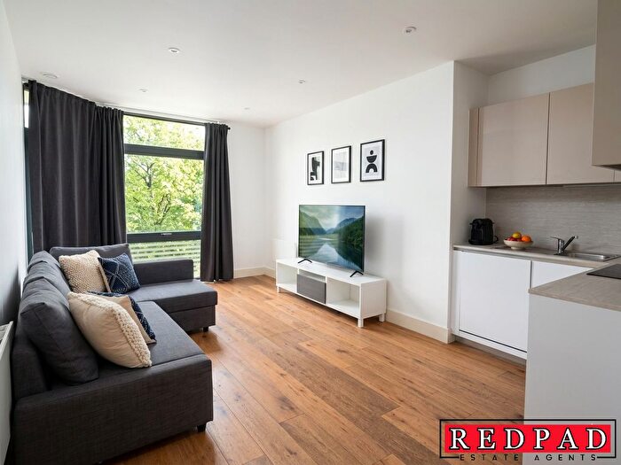 1 Bedroom Flat To Rent In Mondial Way, Heathrow, UB3