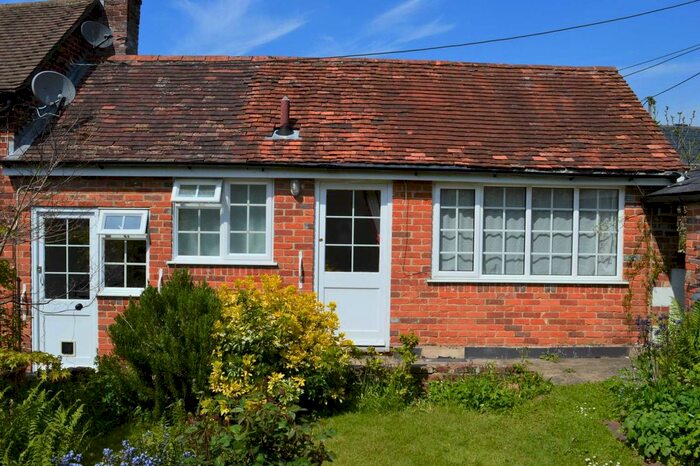 Studio To Rent In High Street, Hungerford, RG17