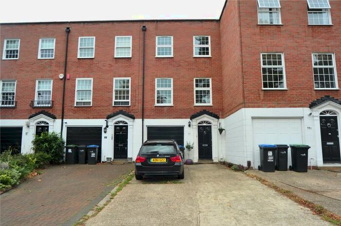 4 Bedroom Terraced House To Rent In Village Road, Enfield, EN1